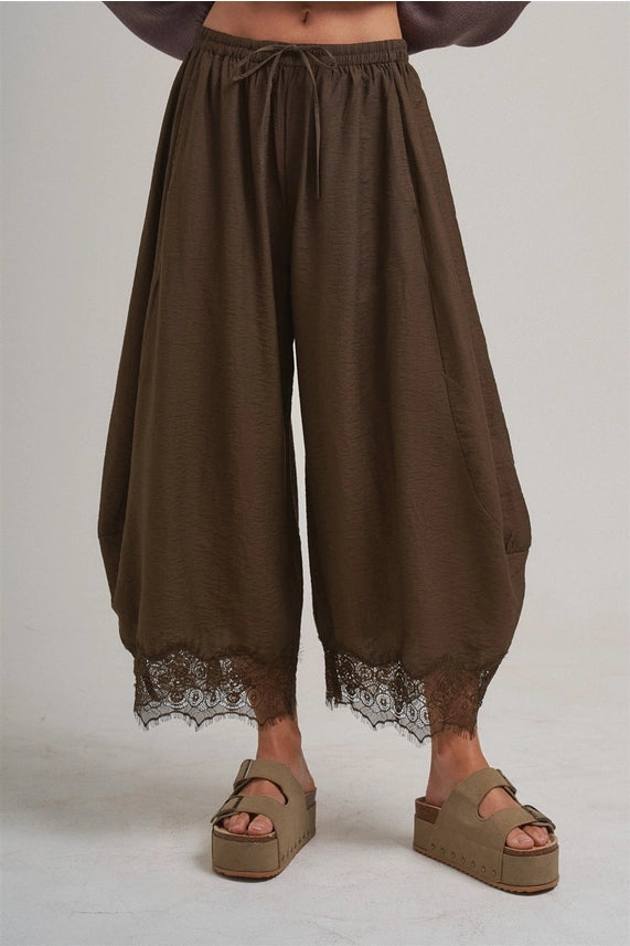 Balloon Lace-Hem Pants