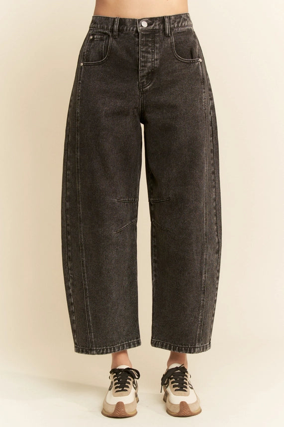 Bridget Barrel Jeans in Black
