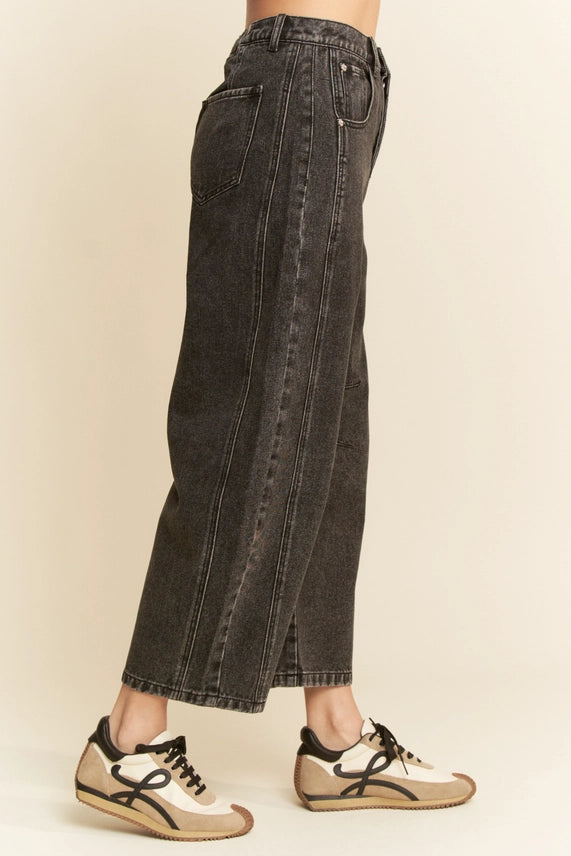 Bridget Barrel Jeans in Black