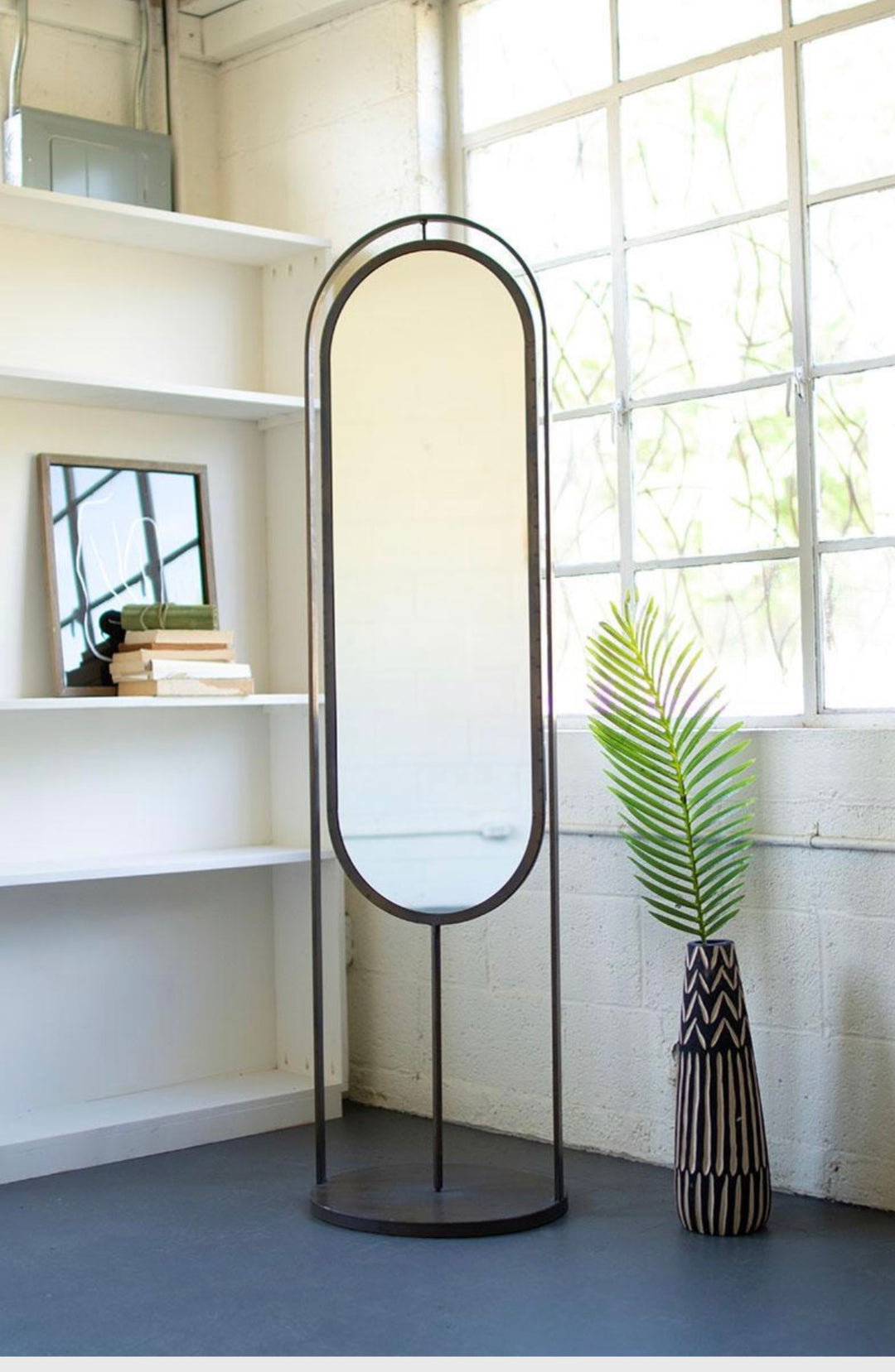 Stand-Alone Mirror